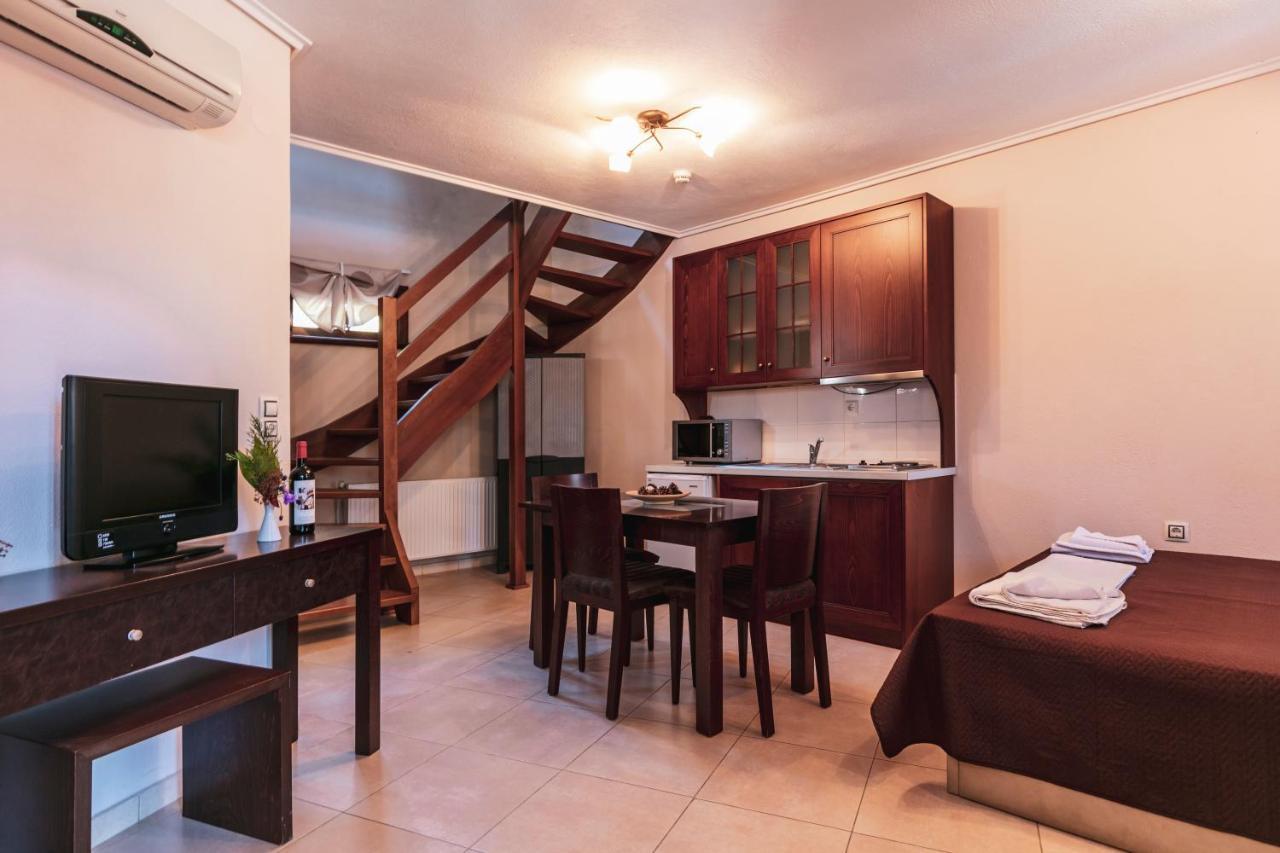 Mikros Prinos Magkafinis.El Apartments מראה חיצוני תמונה